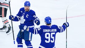 NHL: Blackhawks 2, Maple Leafs 3